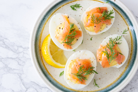 Gevulde eieren met gerookte zalm